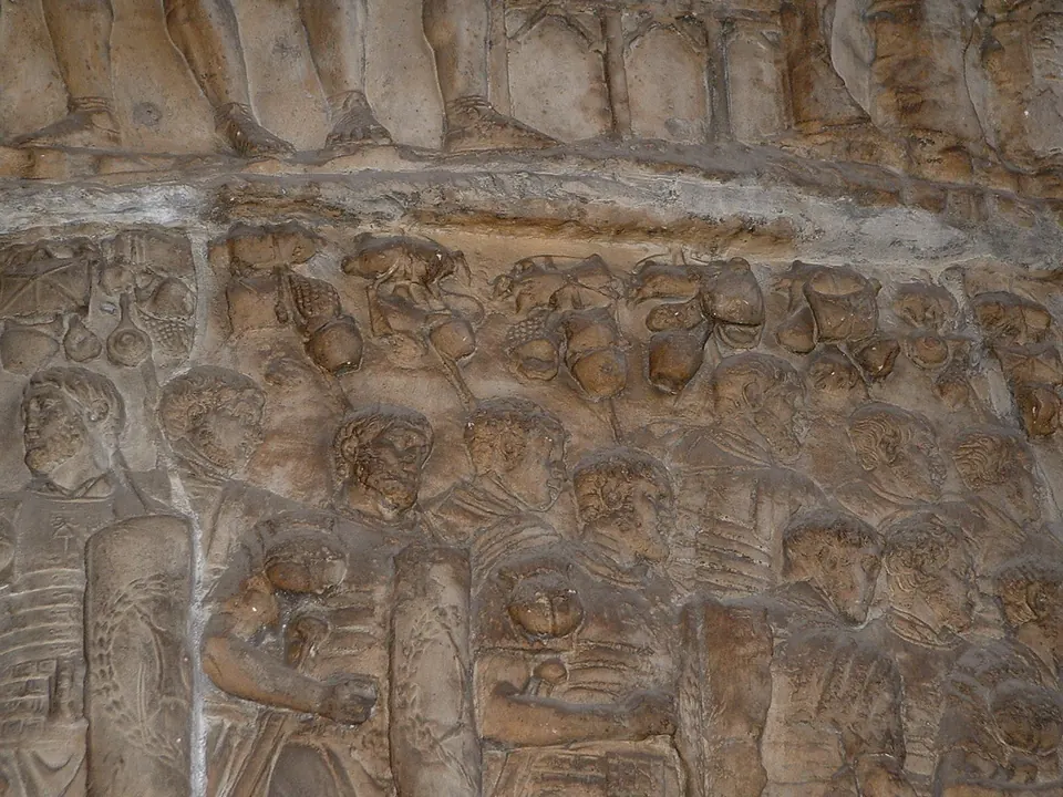 Soldados romanos con su carga de marcha